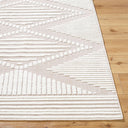 Lyna LYA-2340 Beige / Cream Rug