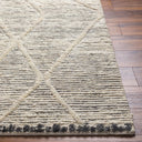 Manisa MNS-2309 Black / Cream Rug